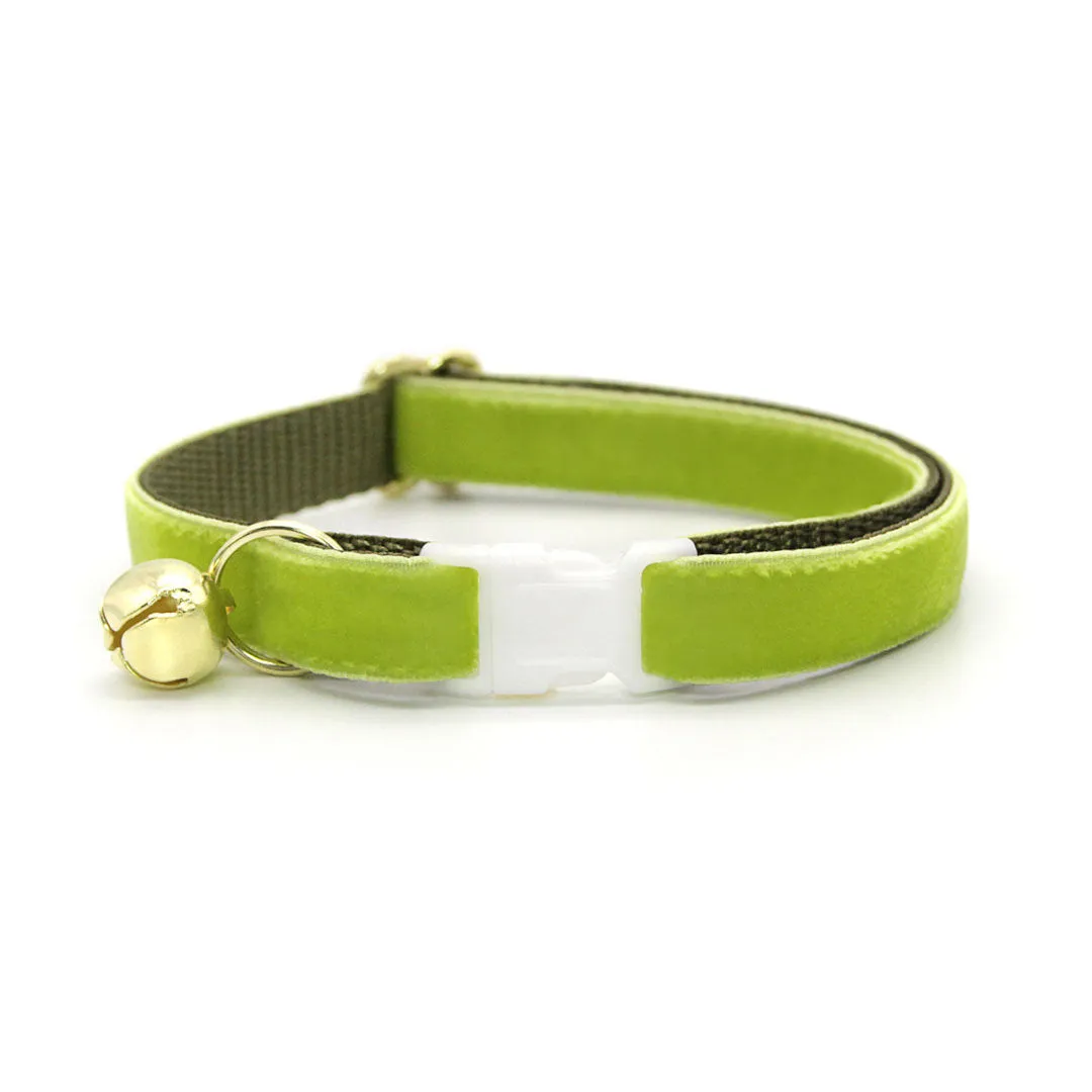 Bow Tie Cat Collar Set - "Velvet - Apple Green" - Light Green Velvet Cat Collar   Coordinating Velvet Bowtie / Cat, Kitten, Small Dog Sizes