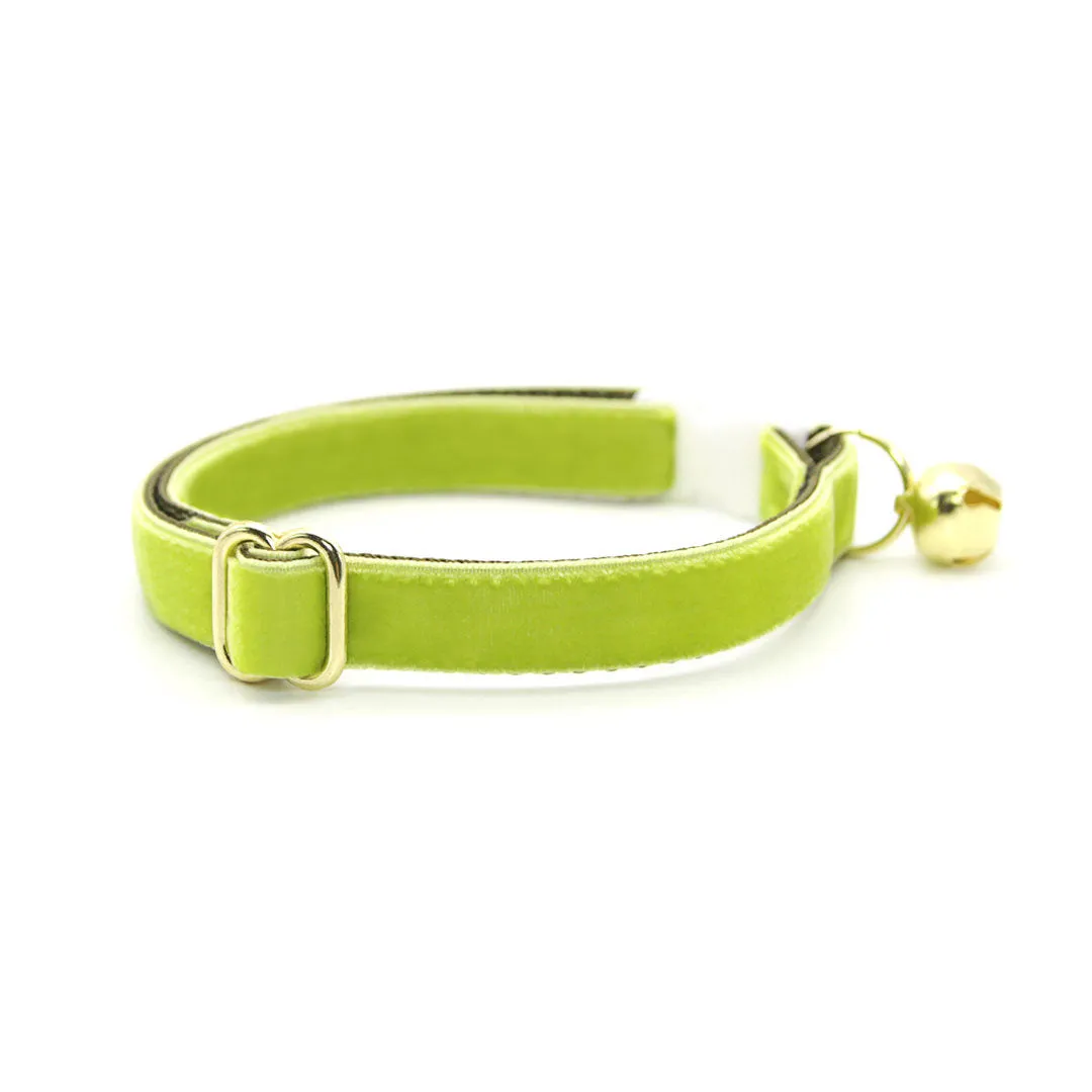 Bow Tie Cat Collar Set - "Velvet - Apple Green" - Light Green Velvet Cat Collar   Coordinating Velvet Bowtie / Cat, Kitten, Small Dog Sizes