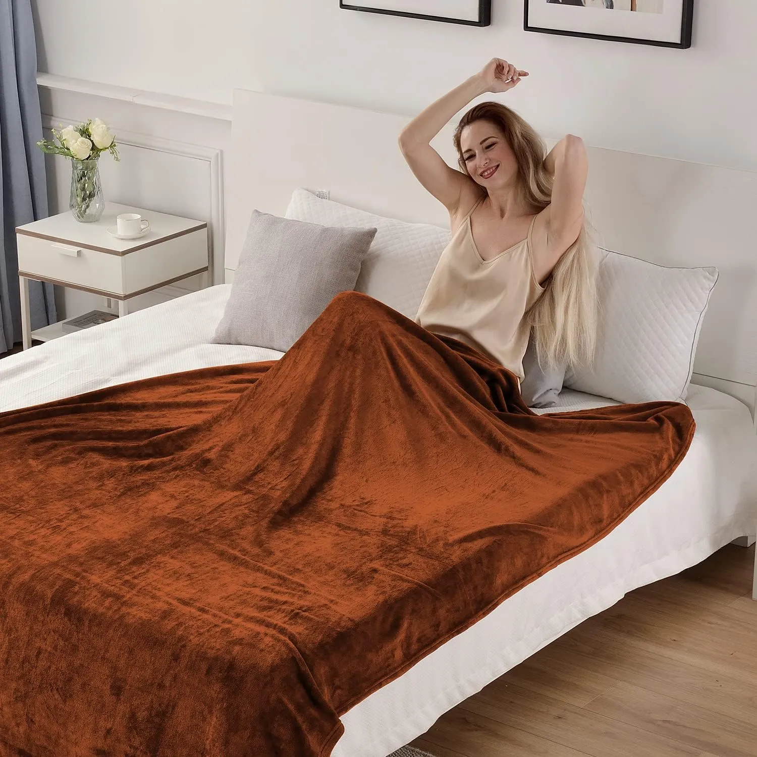 SOCHOW Flannel Fleece Blanket Throw Size, All Season Lightweight Super Soft Cozy Blanket for Bed or Couch, Caramel, 50x60 inches